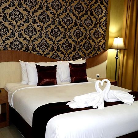 Grand Dian Boutique Hotel Cirebon Bagian luar foto