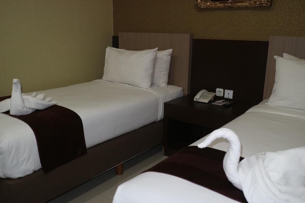 Grand Dian Boutique Hotel Cirebon Bagian luar foto